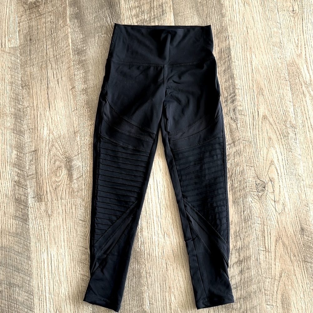 Aerie Chill, Play, Move Motorcycle Leggings size small petite